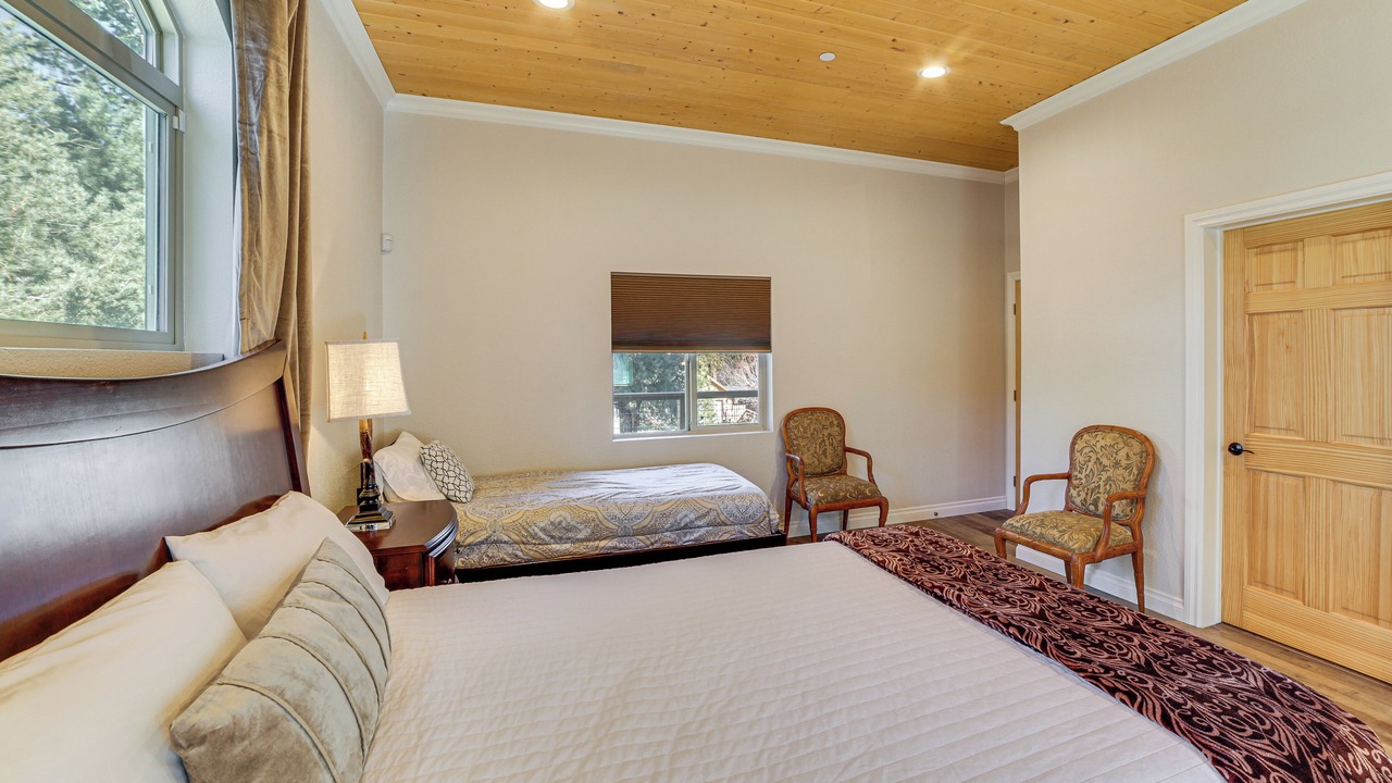 Photo of Bedroom in Pine Mountain Club