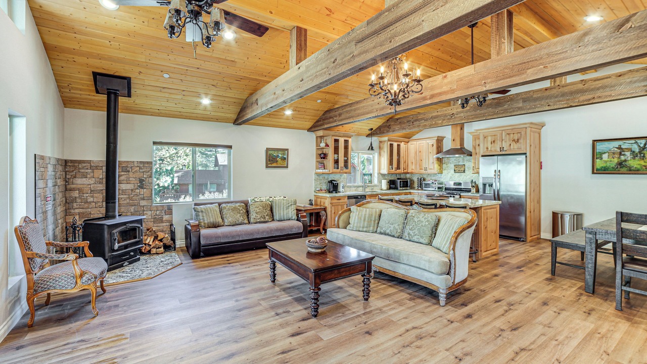 Photo of Bedroom in Pine Mountain Club