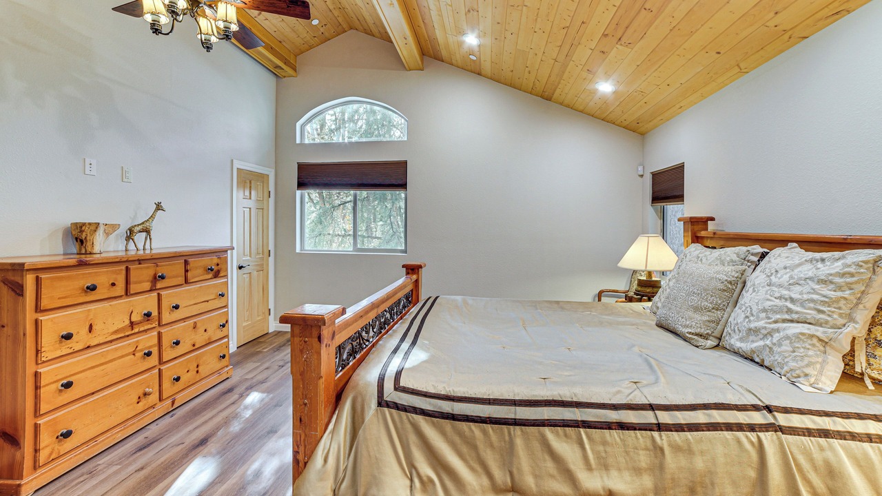Photo of Bedroom in Pine Mountain Club