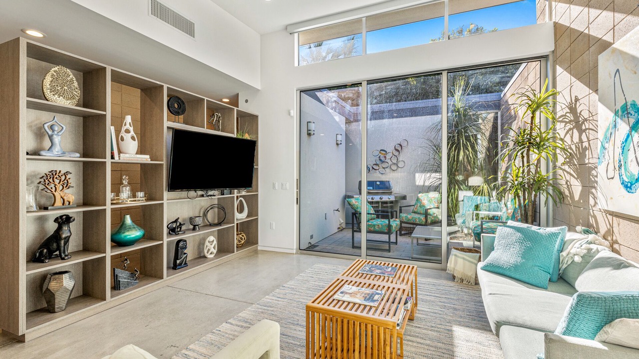 Photo of Livingroom in Palm Desert