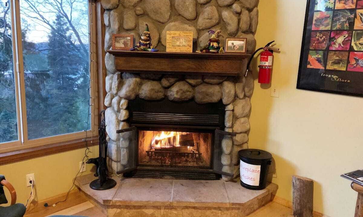 Photo of Livingroom in Lake Arrowhead