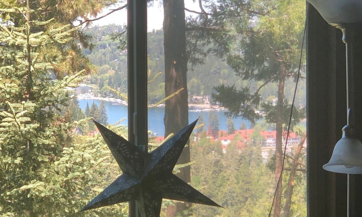 Photo of Bedroom in Lake Arrowhead
