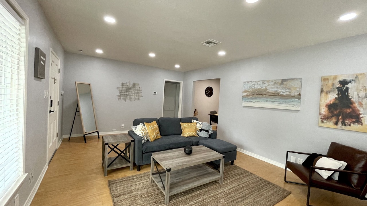 Photo of Livingroom in South Wrigley