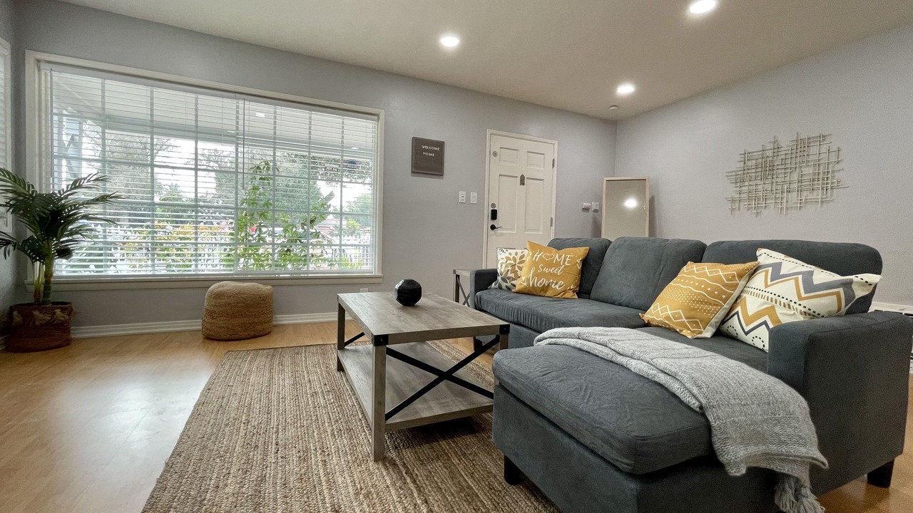 Photo of Livingroom in South Wrigley