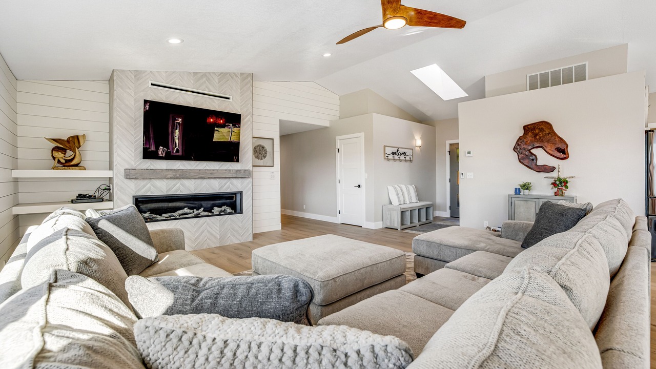 Photo of Livingroom in Fort Bragg