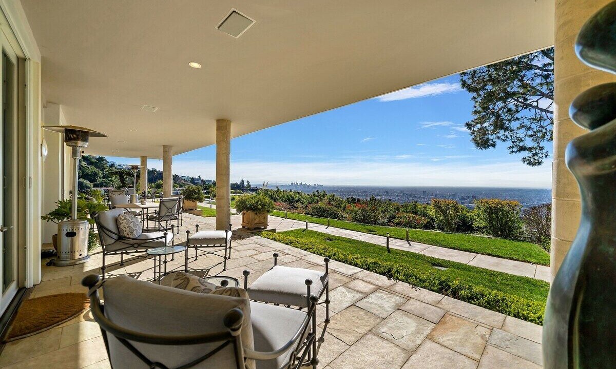 Photo of Patio Balcony in The Bird Streets