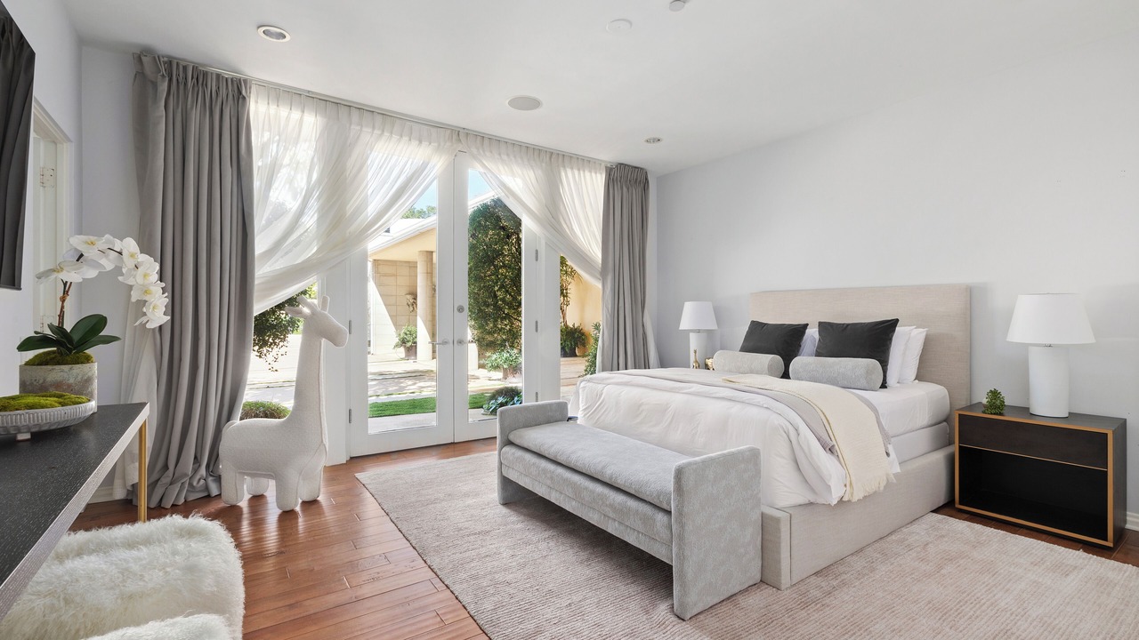 Photo of Bedroom in The Bird Streets