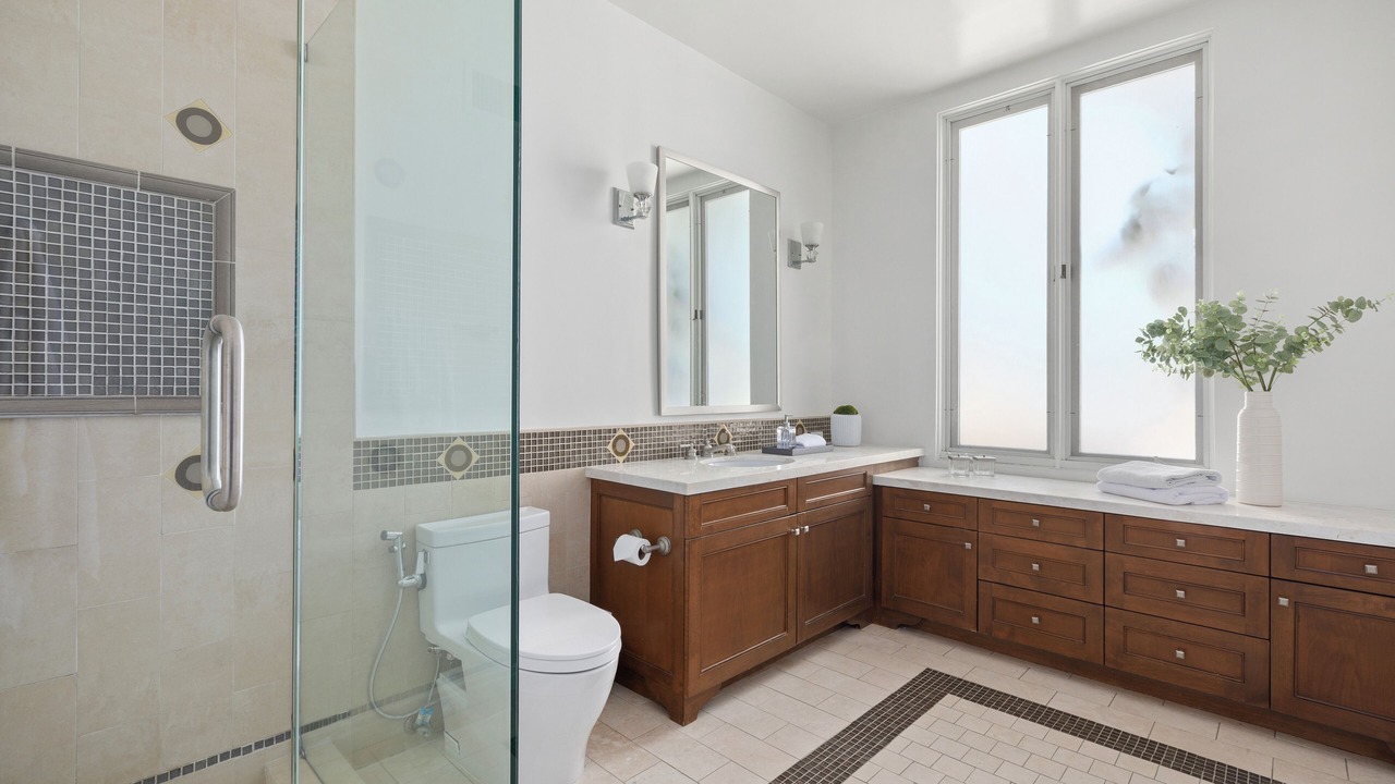 Photo of Bathroom in The Bird Streets
