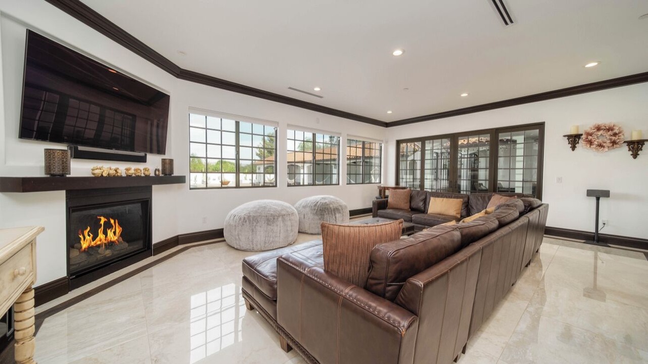 Photo of Livingroom in Agua Dulce