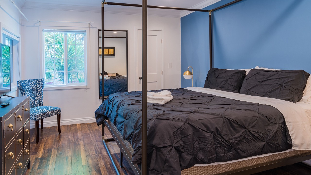 Photo of Bedroom in Canoga Park