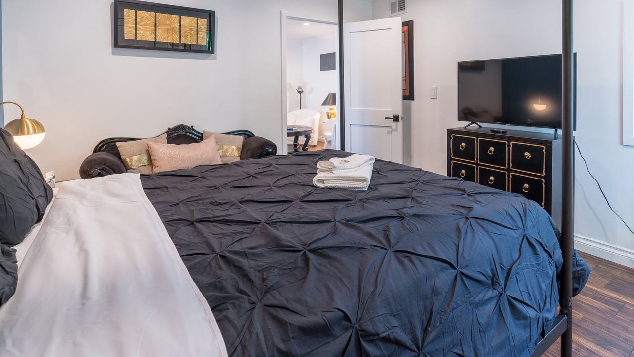 Photo of Bedroom in Canoga Park