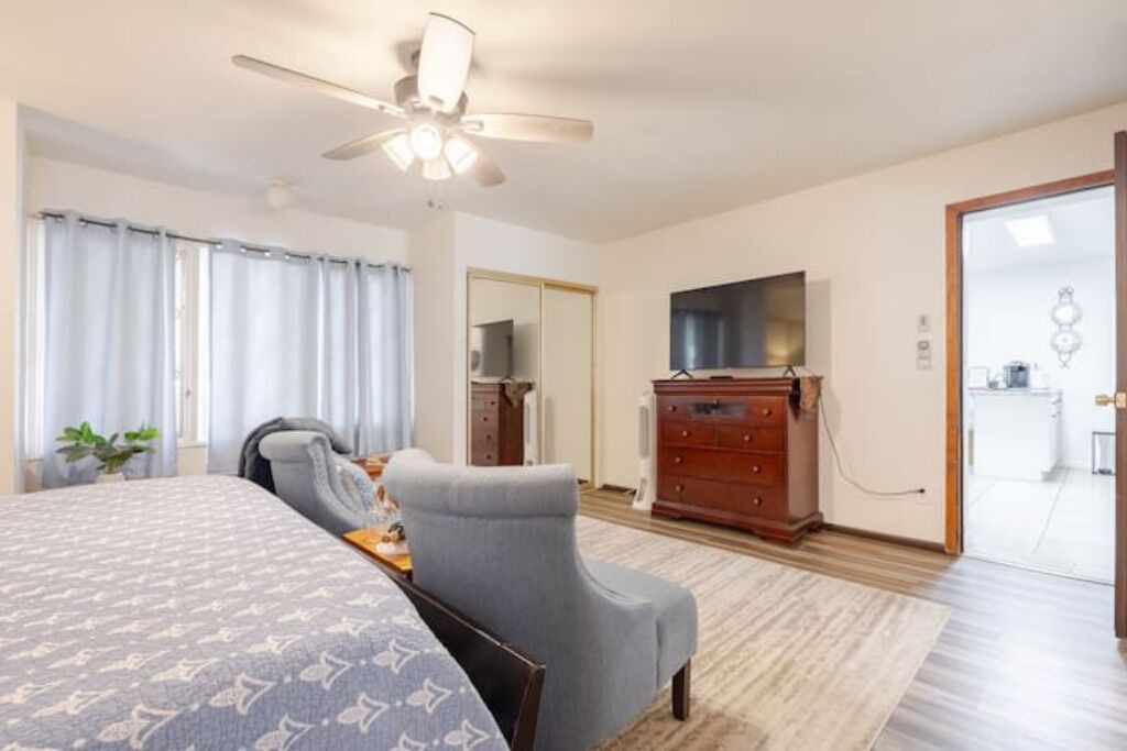 Photo of Bedroom in Lakeside
