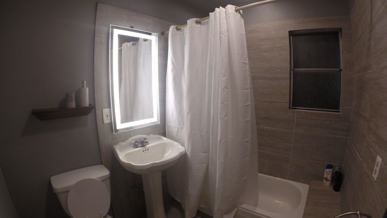 Photo of Bathroom in Harbor