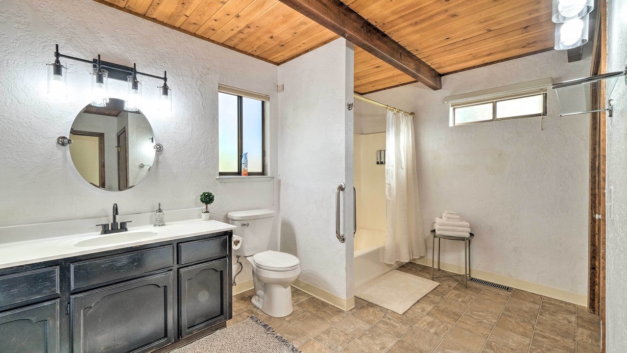 Photo of Bathroom in Groveland