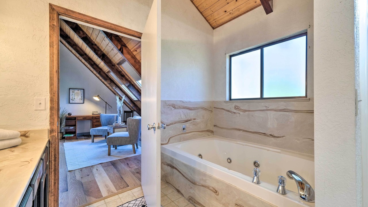 Photo of Bathroom in Groveland