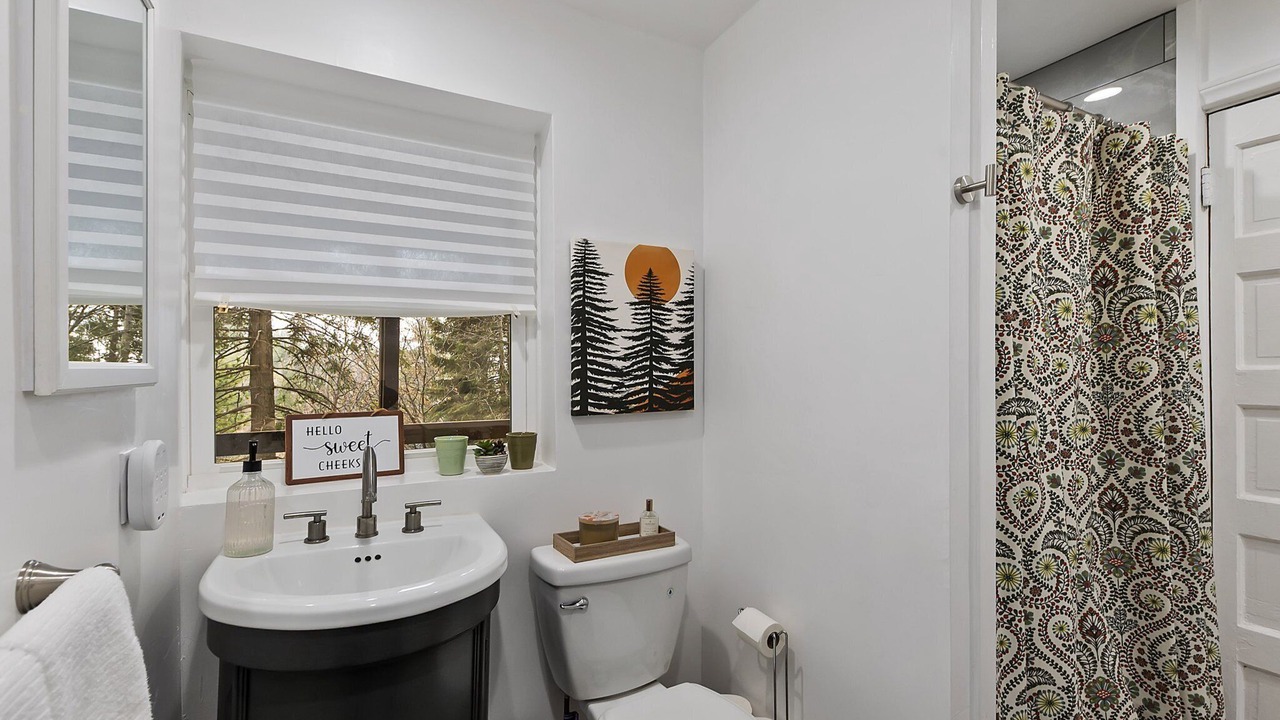 Photo of Bathroom in Arrowhead Villas