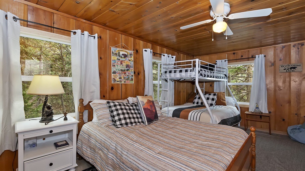Photo of Bedroom in Arrowhead Villas