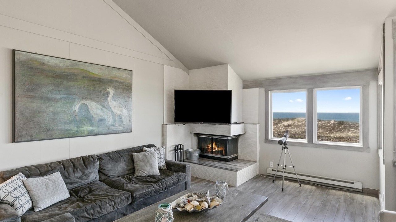 Photo of Livingroom in Castroville