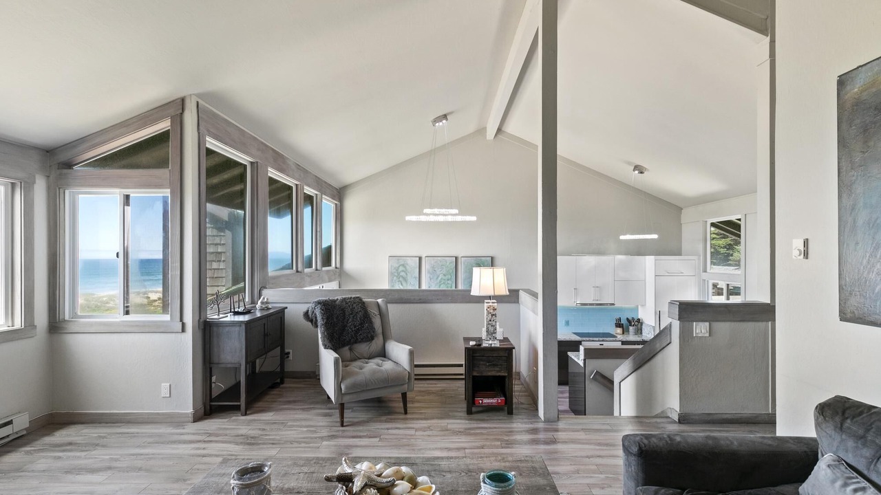 Photo of Livingroom in Castroville