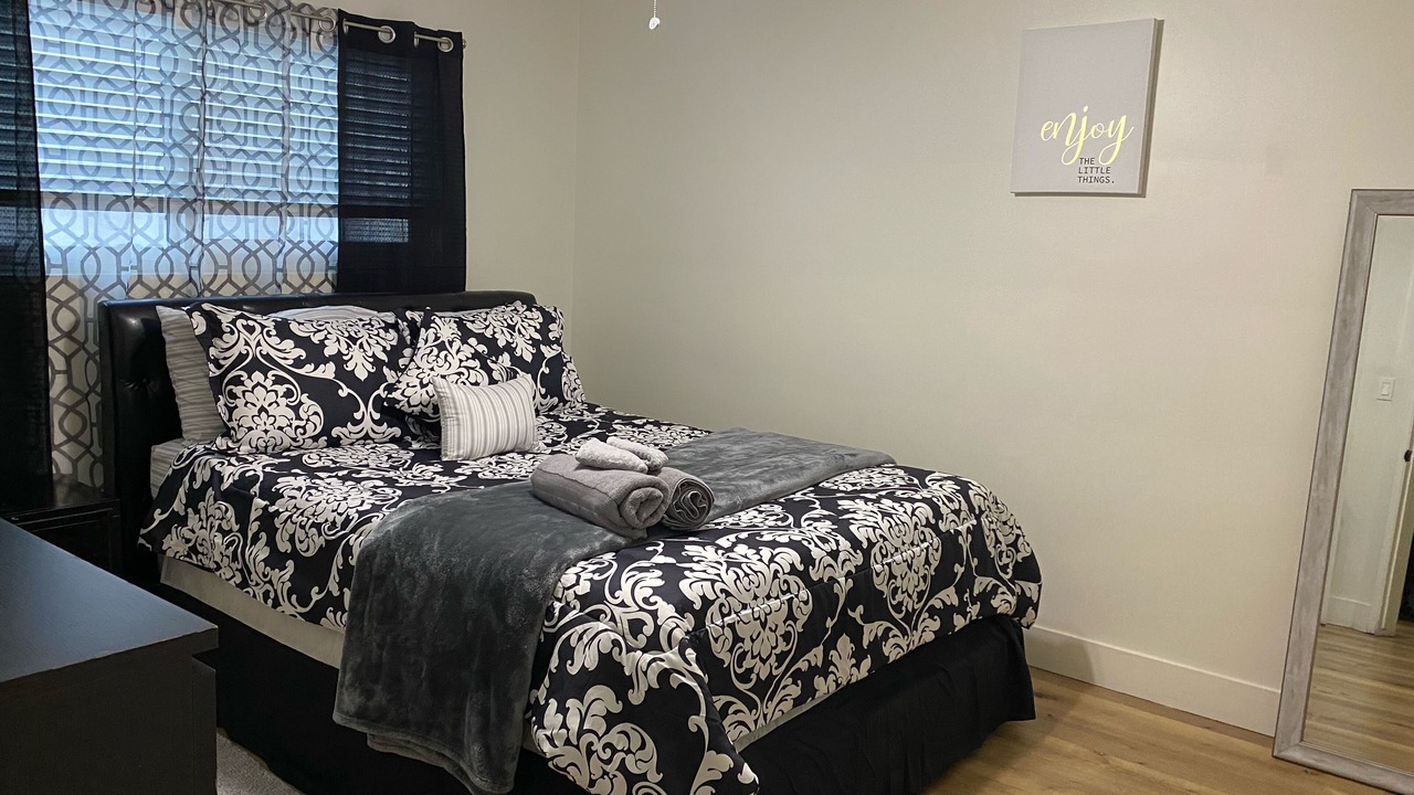 Photo of Bedroom in North Hollywood