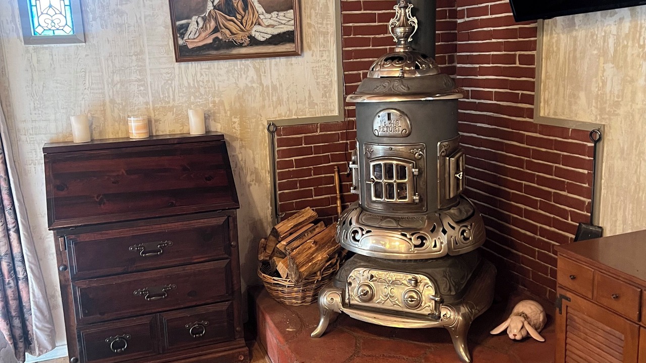 Photo of Livingroom in Yosemite Forks