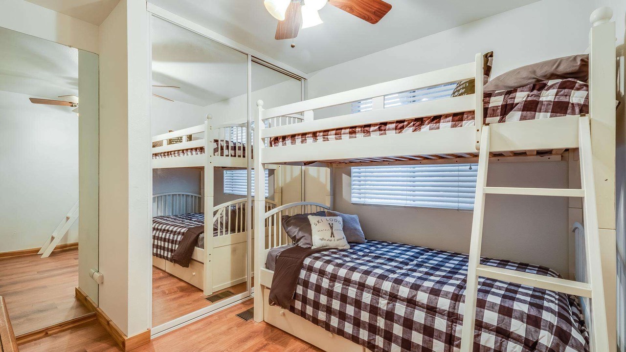 Photo of Bedroom in Arrowhead Villas