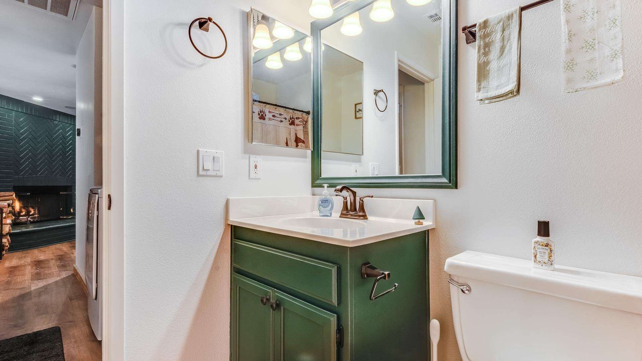 Photo of Bathroom in Arrowhead Villas