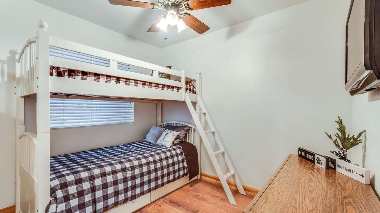 Photo of Bedroom in Arrowhead Villas