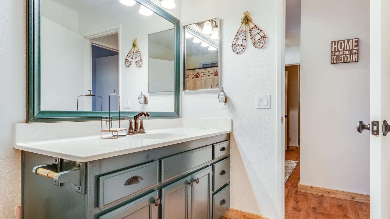Photo of Bathroom in Arrowhead Villas