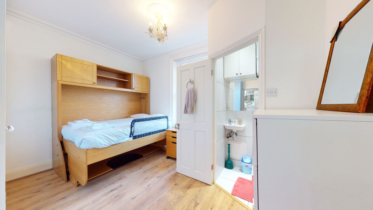 Photo of Bedroom in Queen's Park