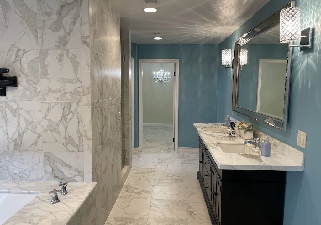 Photo of Bathroom in Orange