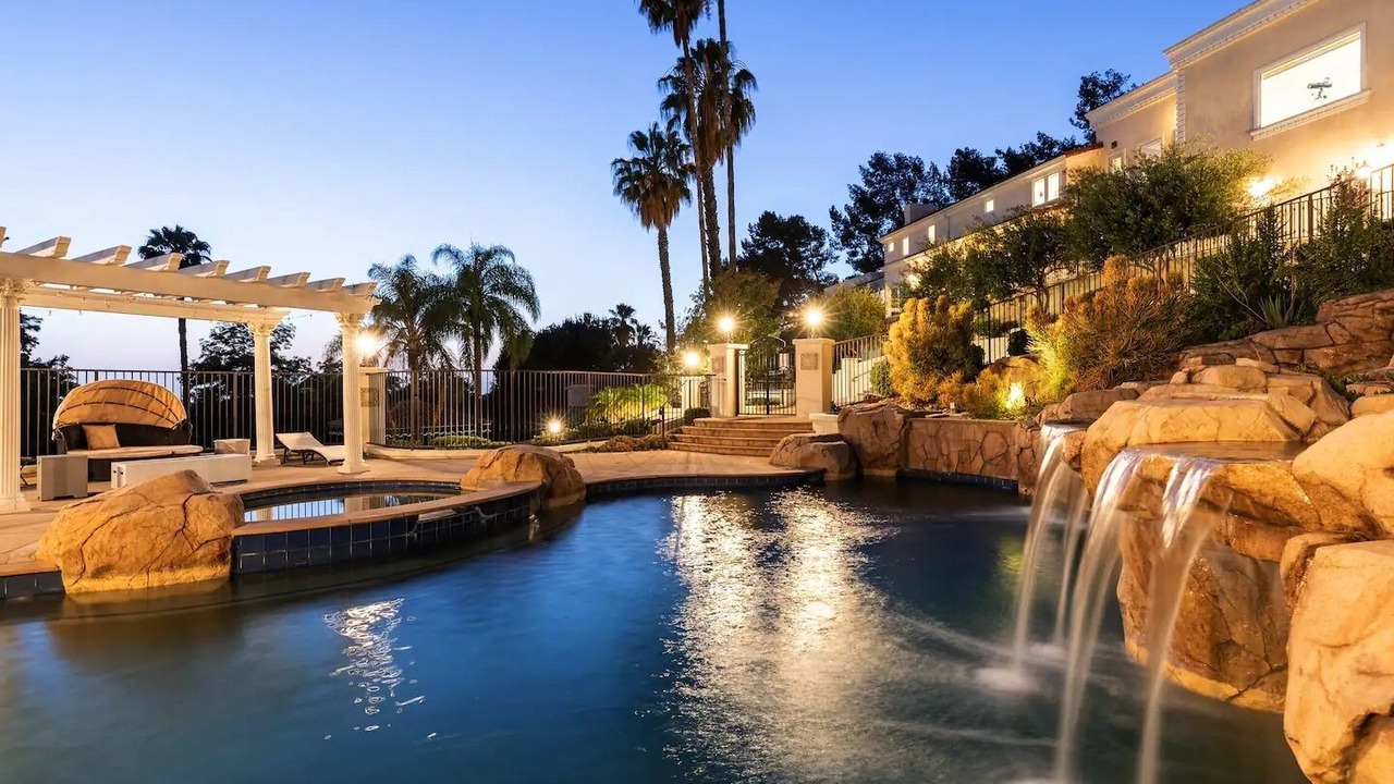 Photo of Outdoor in Orange