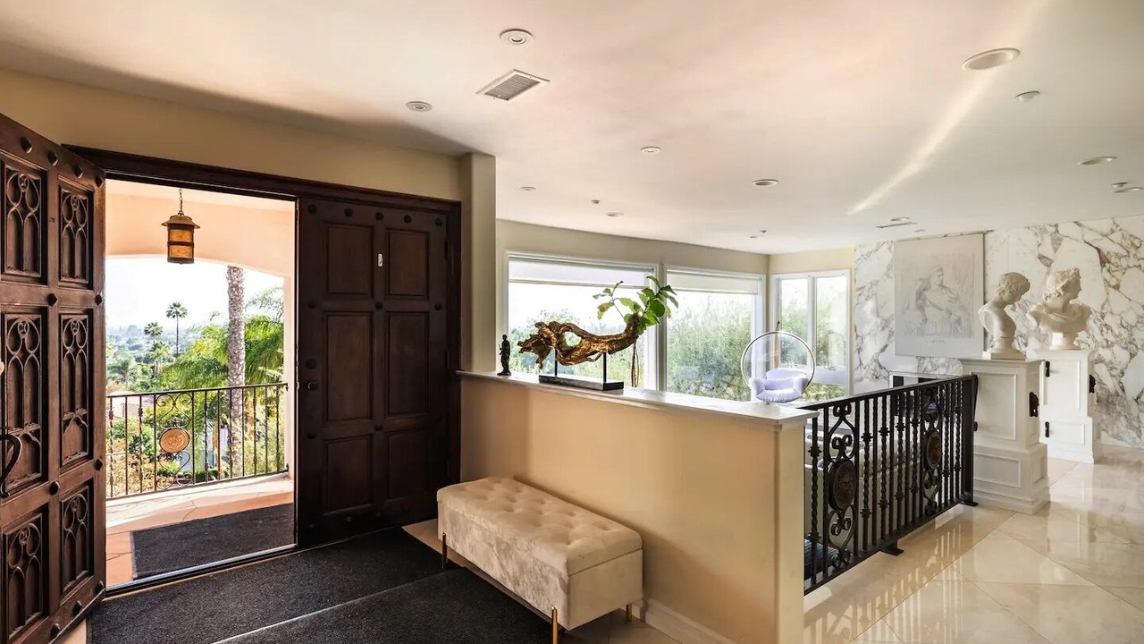 Photo of Bedroom in Orange