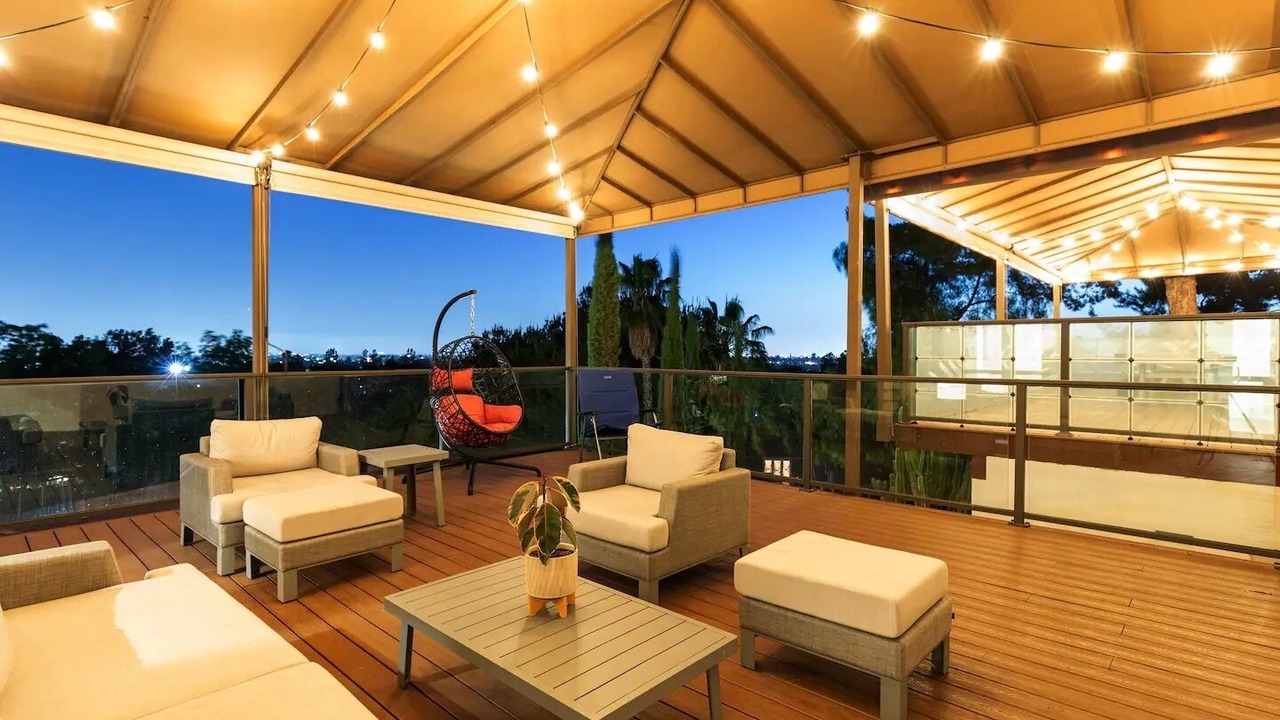 Photo of Livingroom in Orange