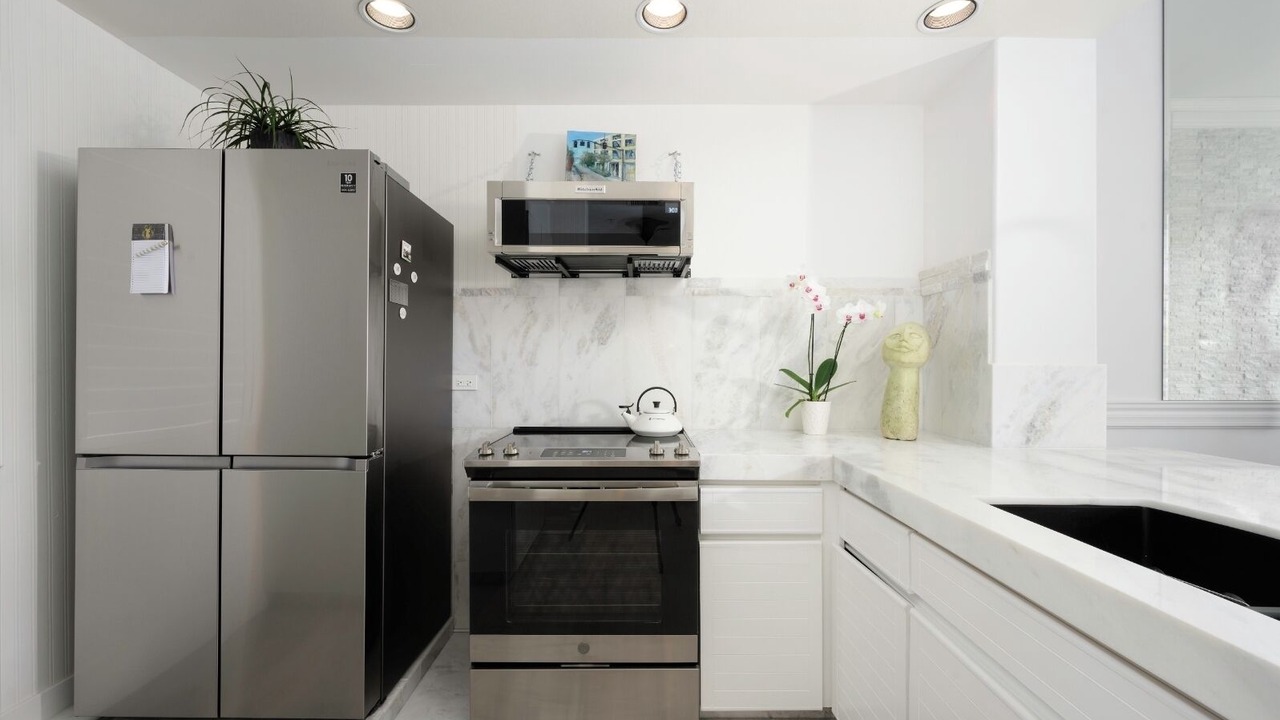 Photo of Kitchen in Airport Area