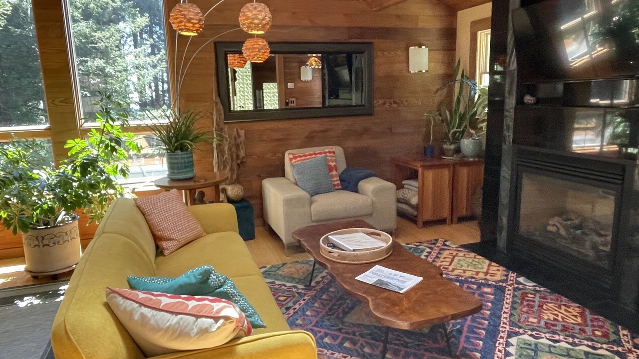 Photo of Livingroom in Anchor Bay