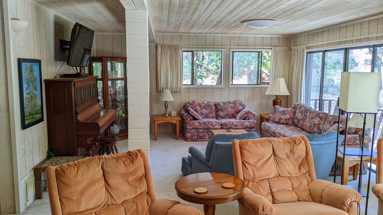 Photo of Bedroom in Green Valley Lake