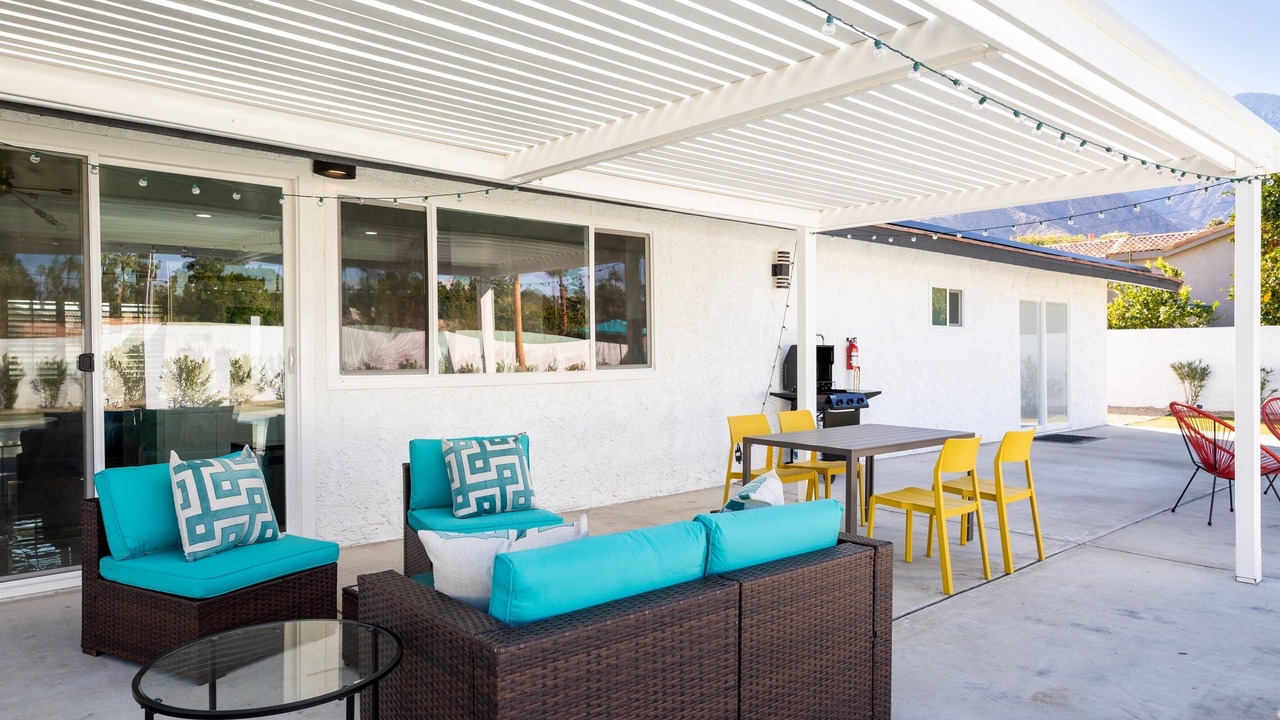 Photo of Outdoor in Racquet Club West