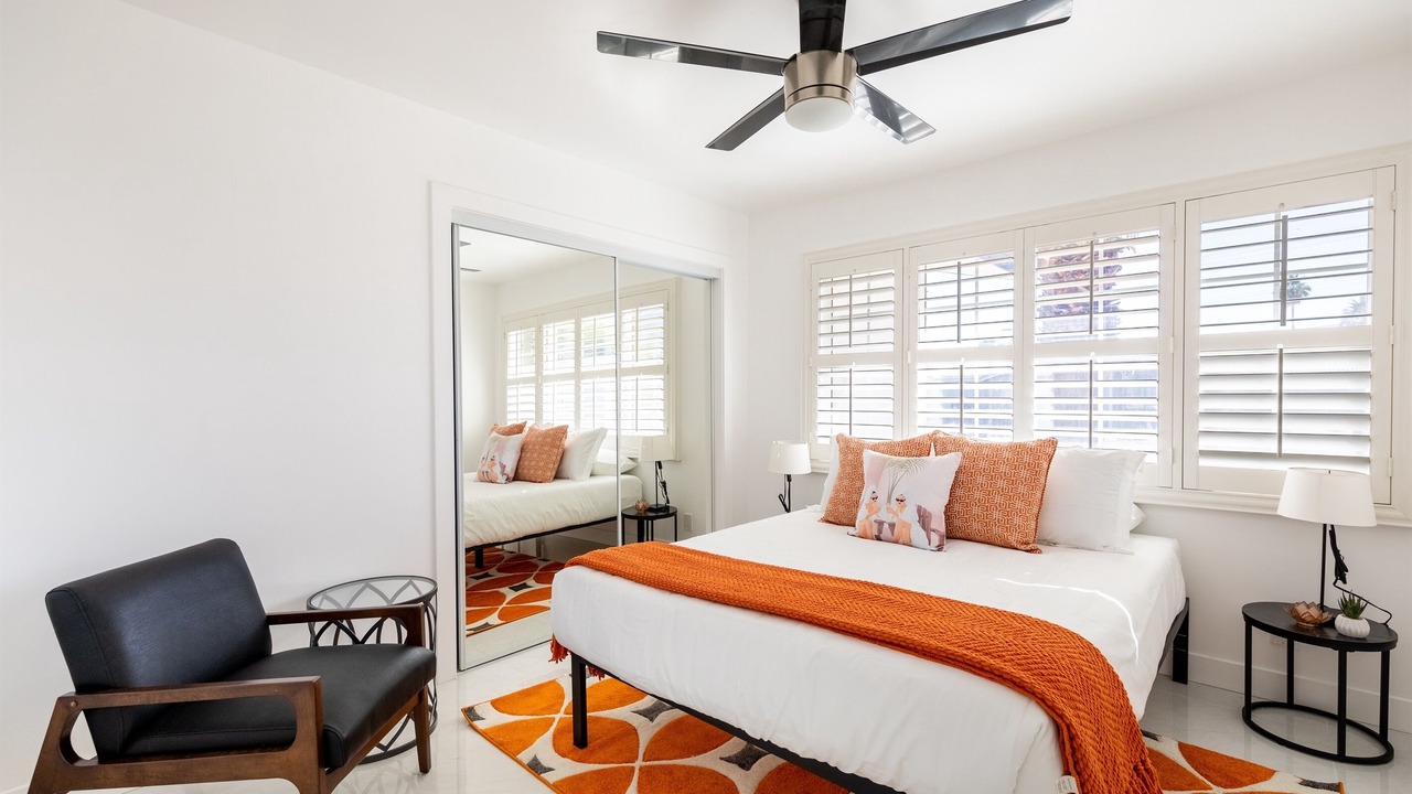 Photo of Bedroom in Racquet Club West