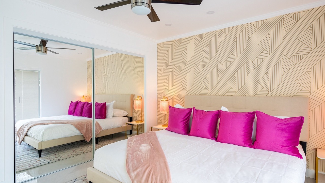 Photo of Bedroom in Racquet Club West