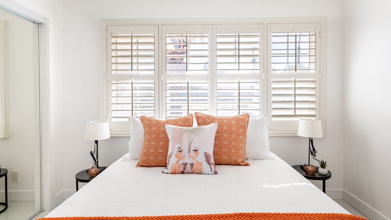 Photo of Bedroom in Racquet Club West