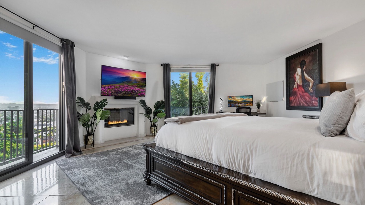 Photo of Bedroom in Hollywood Hills West