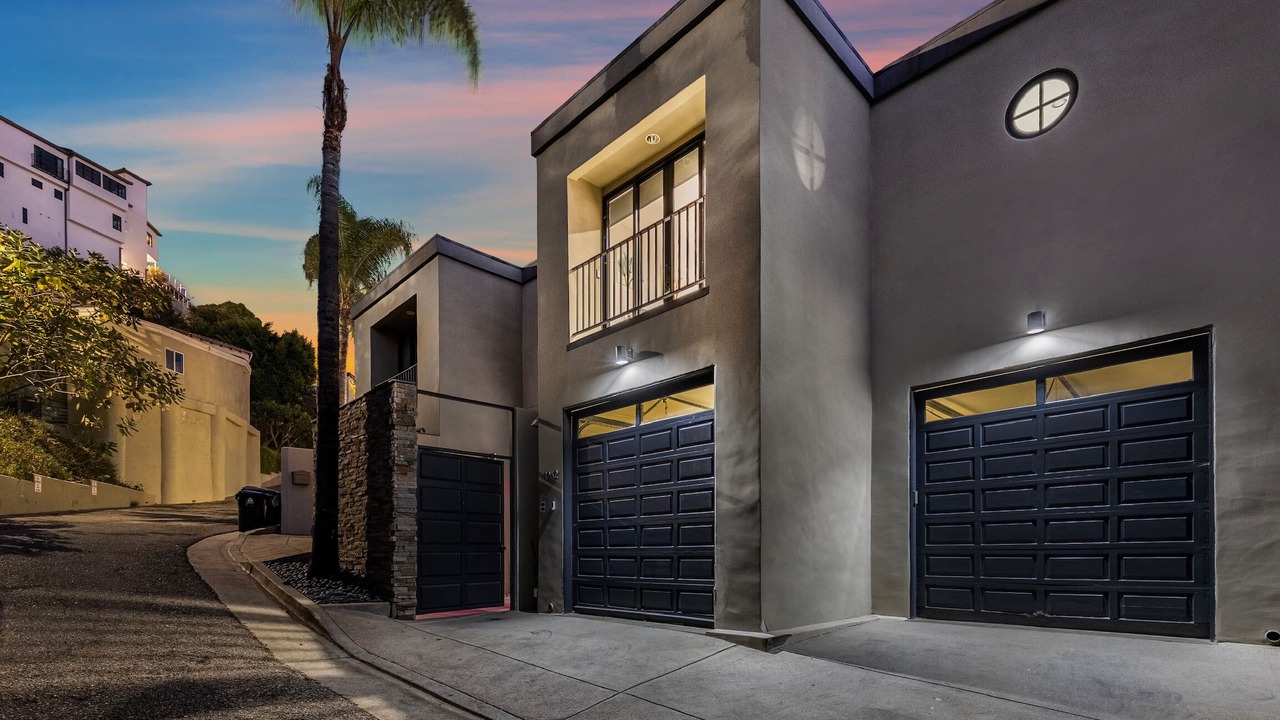 Photo of Outdoor in Hollywood Hills West