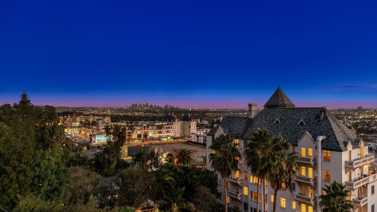 Photo of Outdoor in Hollywood Hills West