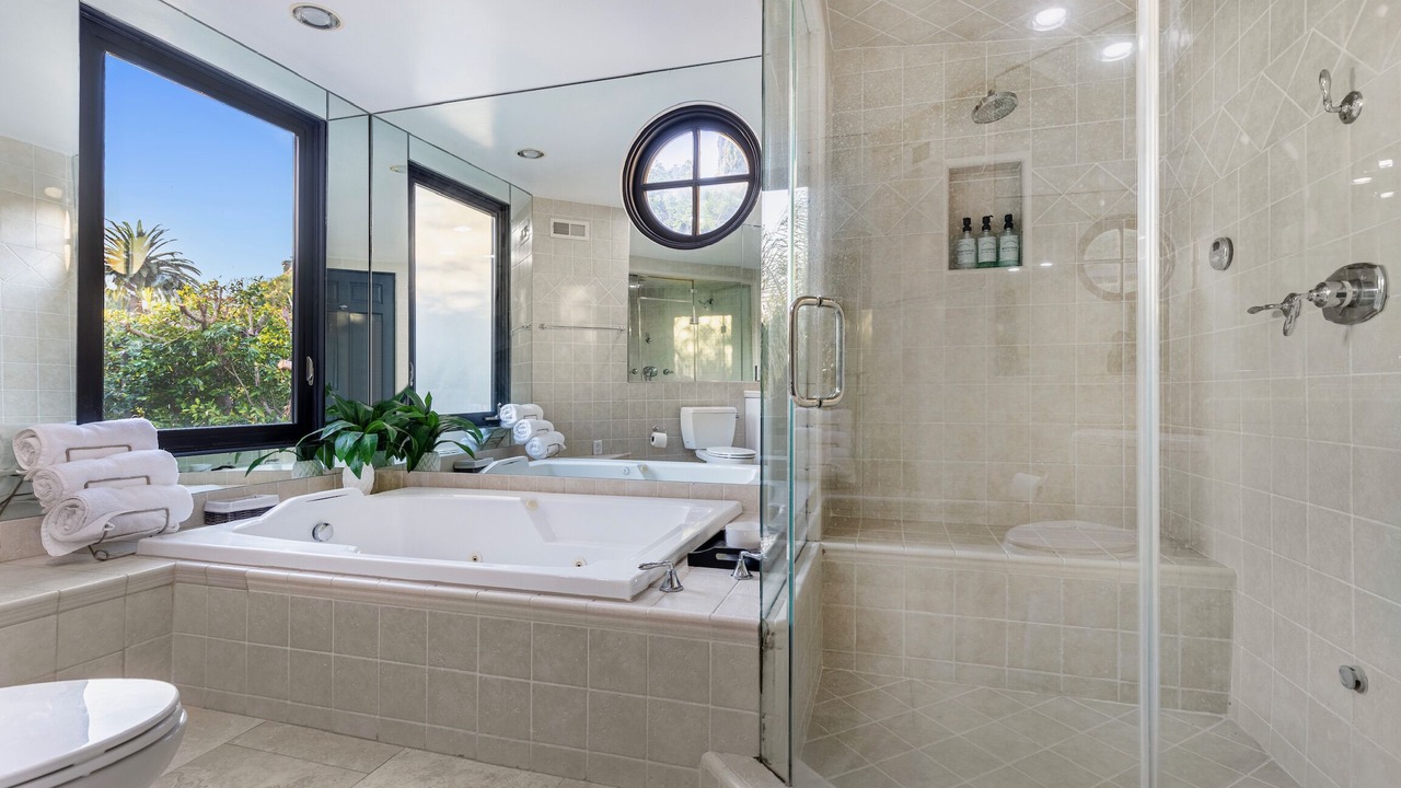Photo of Bathroom in Hollywood Hills West