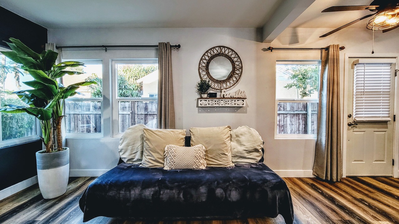 Photo of Livingroom in Compton