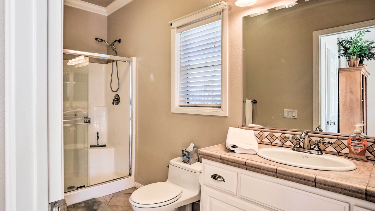 Photo of Bathroom in Blue Jay