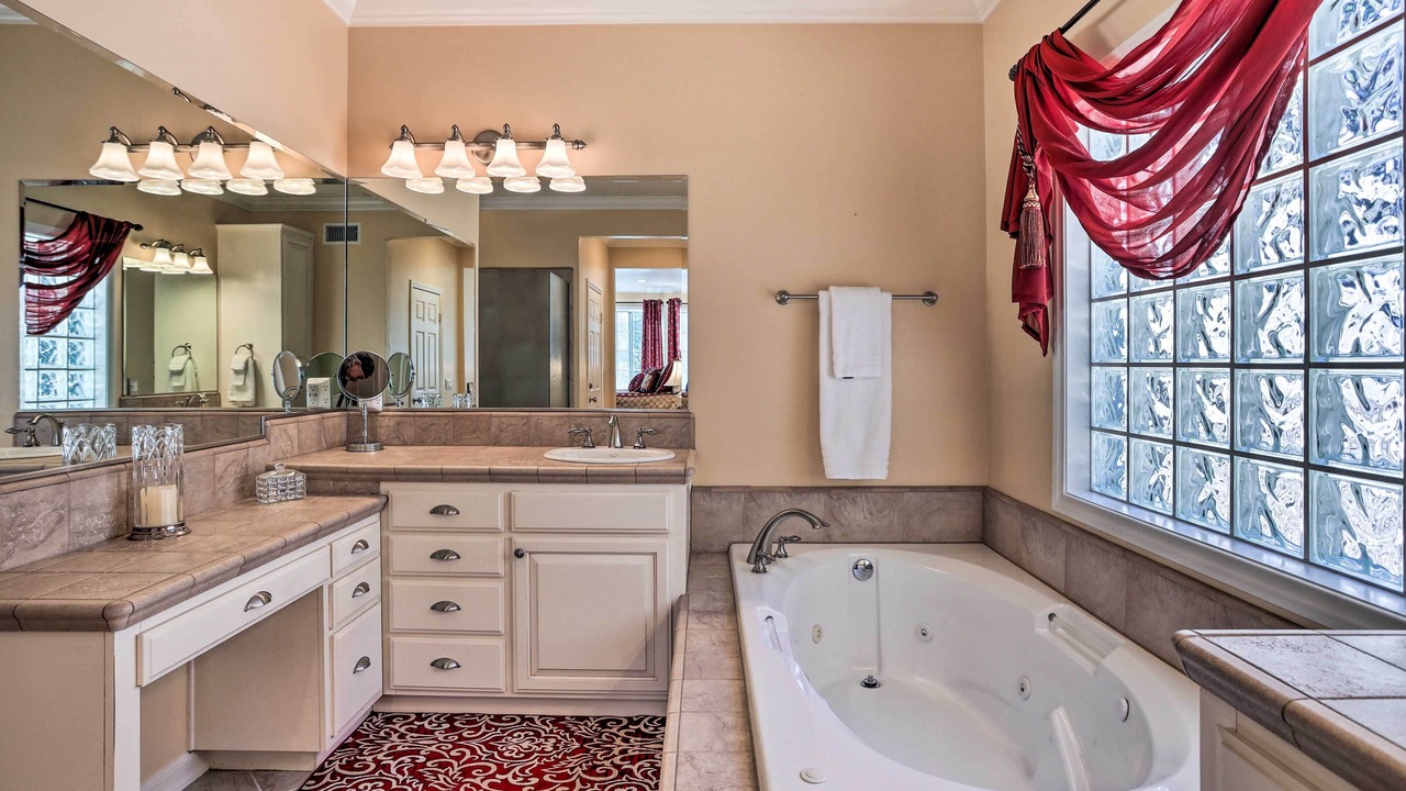 Photo of Bathroom in Blue Jay