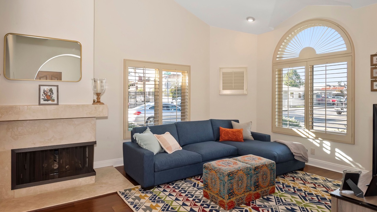 Photo of Livingroom in North Redondo