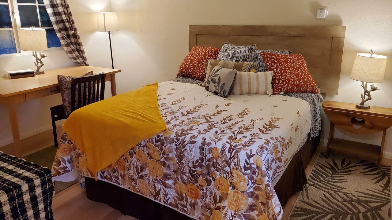 Photo of Bedroom in Twin Peaks